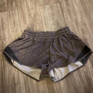 Lululemon Hotty Hot Short 2.5